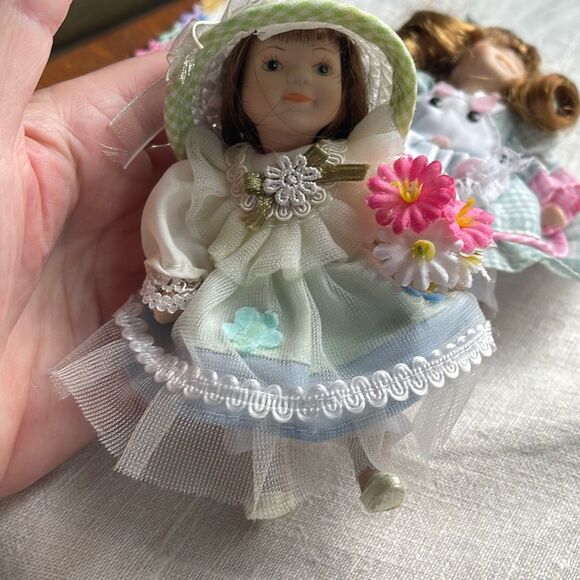 Lot of 2 Ganz porcelain dolls. Issues - Picture 2 of 6